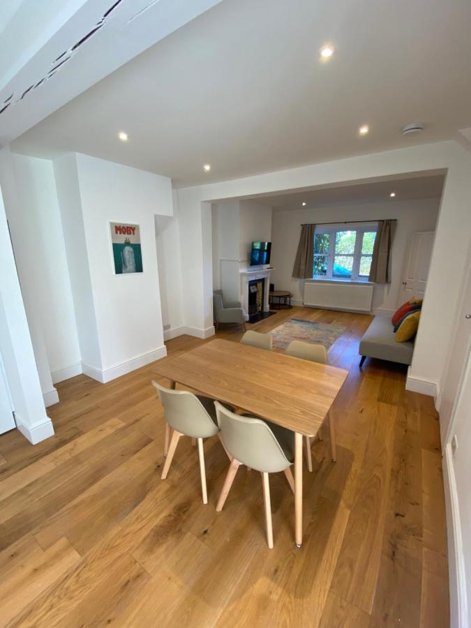 Stylish 2 Bedroom Cottage, Close To Town Centre Вётинг Экстерьер фото